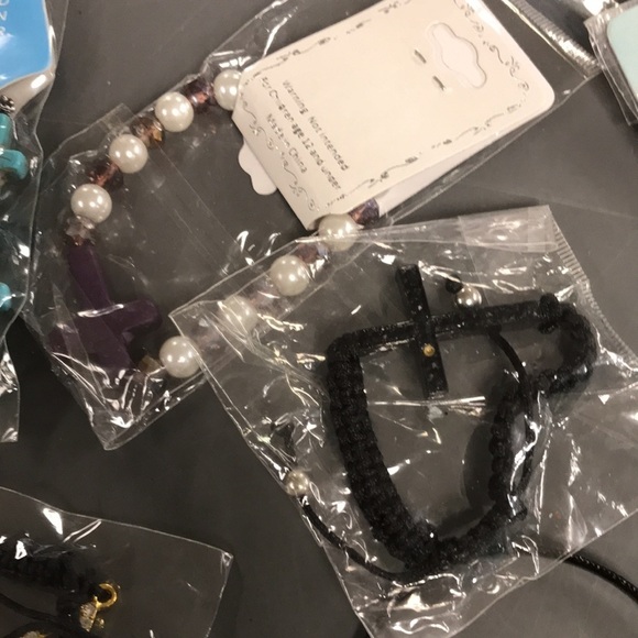 Lot of Costume Jewelry- bracelets - Picture 7 of 12